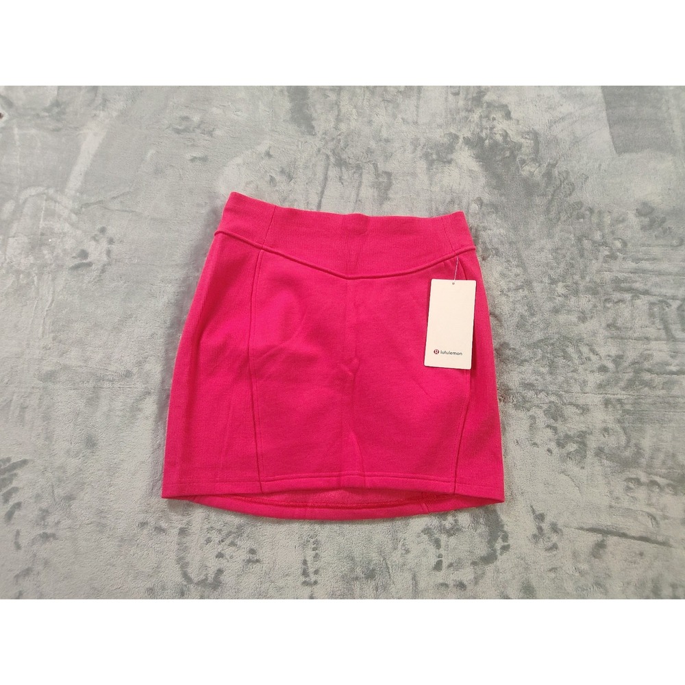 Lululemon Scuba High-Rise Mini Skirt Women's M Pink NWT Ribbed Waist NWT